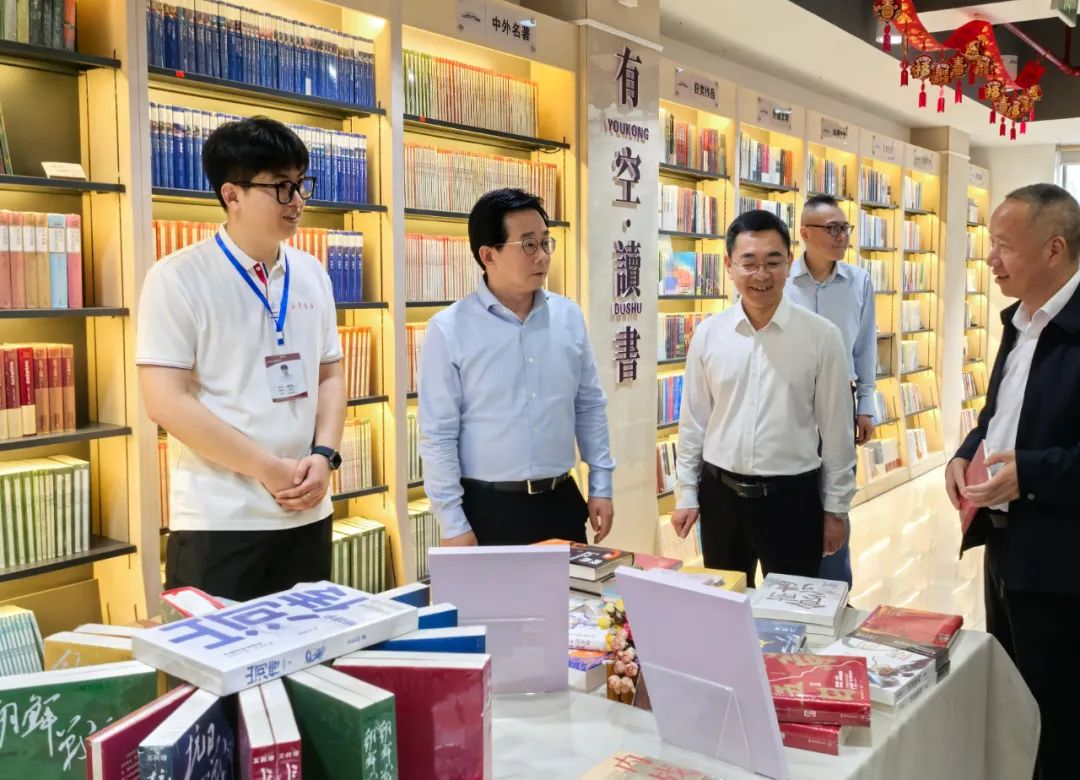 https://img.xiumi.us/xmi/ua/2zOUL/i/adf47fc1b180e44a417e91cfb90dde39-sz_148390.jpg